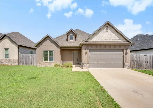 Photo 1 of Single family home for sale at 1230 Mt Hood Dr, Centerton, AR 72719 | MLS# 1356667 | Listing updated on 2026-10-19