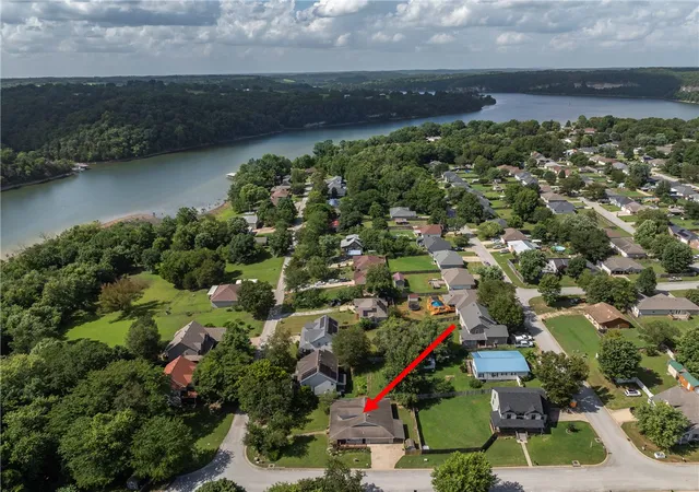 Photo 2 of Single family home for sale at 20600 Lakeshore Dr, Springdale, AR 72764 | MLS# 1356410 | Listing updated on 2026-10-12
