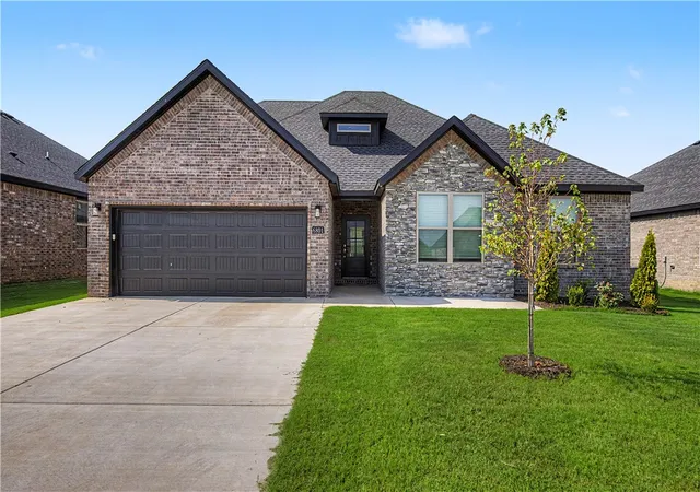 Photo 1 of Single family home for sale at 6801 Sw Orange Ave, Bentonville, AR 72713 | MLS# 1356729 | Listing updated on 2026-10-21