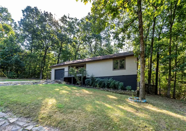 Photo 2 of Single family home for sale at 7 Coniston Ln, Bella Vista, AR 72714 | MLS# 1356762 | Listing updated on 2026-09-01