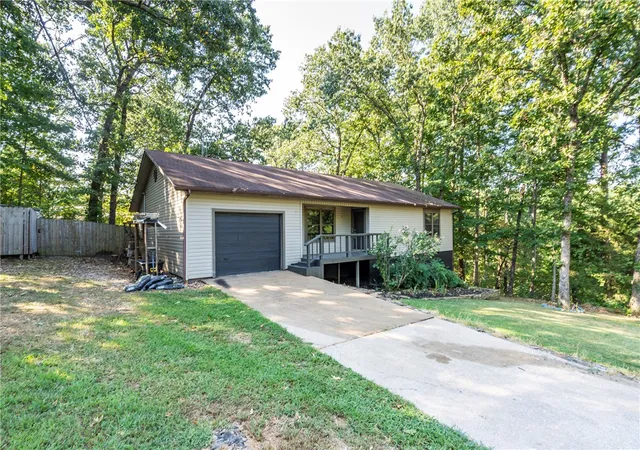 Photo 3 of Single family home for sale at 7 Coniston Ln, Bella Vista, AR 72714 | MLS# 1356762 | Listing updated on 2026-09-01