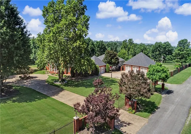 Photo 2 of Single family home for sale at 3789 N Sassafras Hl Rd, Fayetteville, AR 72703 | MLS# 1356418 | Listing updated on 2026-09-10