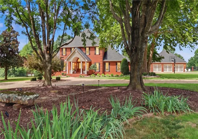 Photo 3 of Single family home for sale at 3789 N Sassafras Hl Rd, Fayetteville, AR 72703 | MLS# 1356418 | Listing updated on 2026-09-10