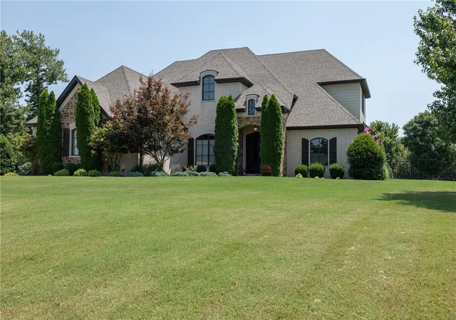 Photo 2 of Sale Pending at 3879 W Norwood Pl, Fayetteville, AR 72704 | MLS# 1356610 | Listing updated on 2026-09-19