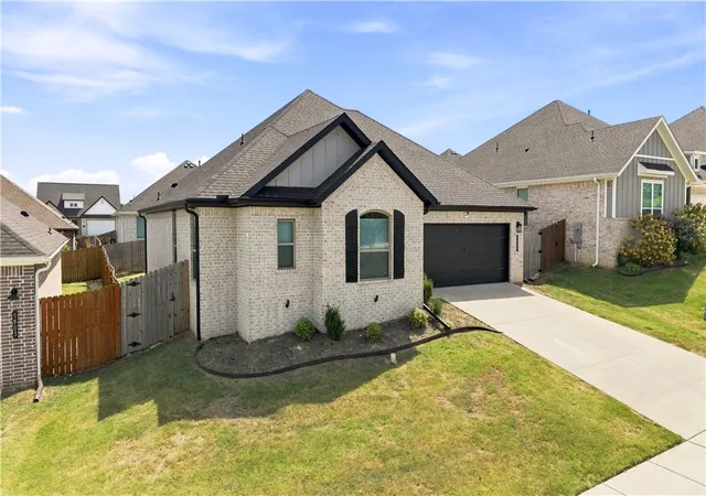 Photo 2 of Single family home for sale at 5805 Sw Macasin Ave, Bentonville, AR 72713 | MLS# 1356804 | Listing updated on 2026-09-03