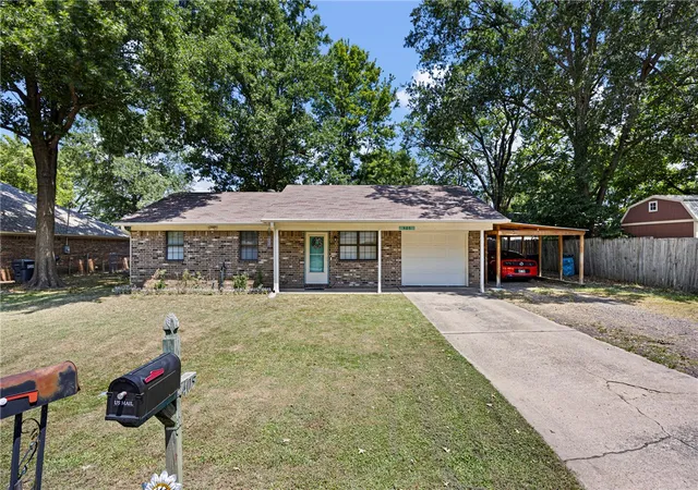 Photo 1 of Single family home for sale at 405 E 11th Street, Russellville, AR 72801 | MLS# 1356781 | Listing updated on 2026-09-08
