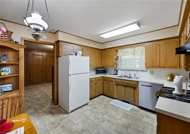 Photo 4 of Single family home for sale at 1010 N Detroit Ave, Russellville, AR 72801 | MLS# 1356824 | Listing updated on 2026-09-29