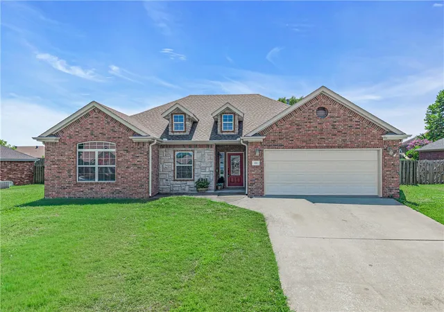 Photo 1 of Single family home for sale at 450 Beasley Dr, Centerton, AR 72719 | MLS# 1356657 | Listing updated on 2026-09-30