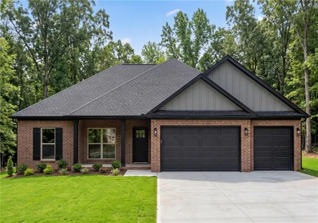 Photo 3 of Sale Pending at 12 Banff Ln, Bella Vista, AR 72715 | MLS# 1355876 | Listing updated on 2026-09-09