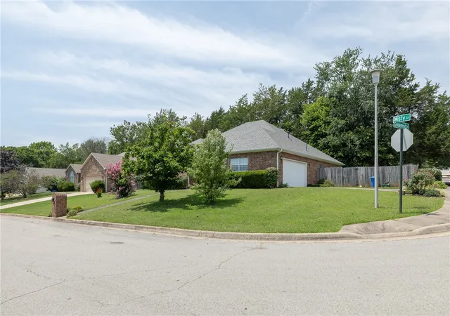 Photo 3 of Single family home for sale at 1781 N Misty Ln, Fayetteville, AR 72701 | MLS# 1356903 | Listing updated on 2026-09-03