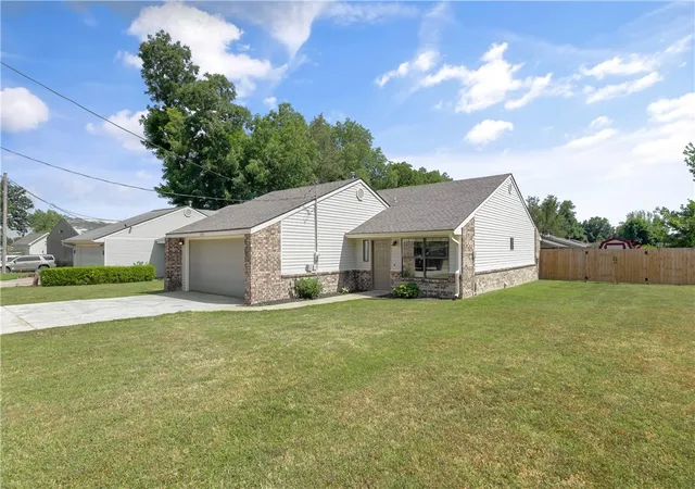 Photo 2 of Sale Pending at 3320 Olive St, Rogers, AR 72756 | MLS# 1357064 | Listing updated on 2026-09-02