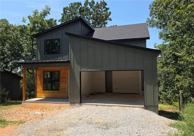 Photo 1 of Single family home for sale at 14 Stretford Dr, Bella Vista, AR 72714 | MLS# 1357071 | Listing updated on 2026-09-14
