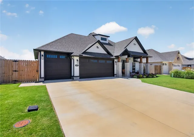 Photo 2 of Single family home for sale at 1901 Higgins St, Pea Ridge, AR 72751 | MLS# 1356766 | Listing updated on 2026-09-15