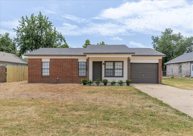 Photo 2 of Single family home for sale at 3514 W Olive St, Rogers, AR 72756 | MLS# 1356967 | Listing updated on 2026-09-09