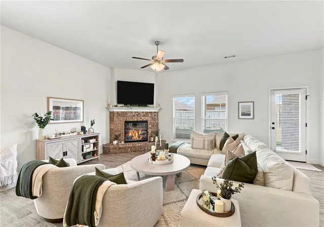 Photo 2 of Sale Pending at 971 Sundance Ln, Bentonville, AR 72712 | MLS# 1356548 | Listing updated on 2026-09-06