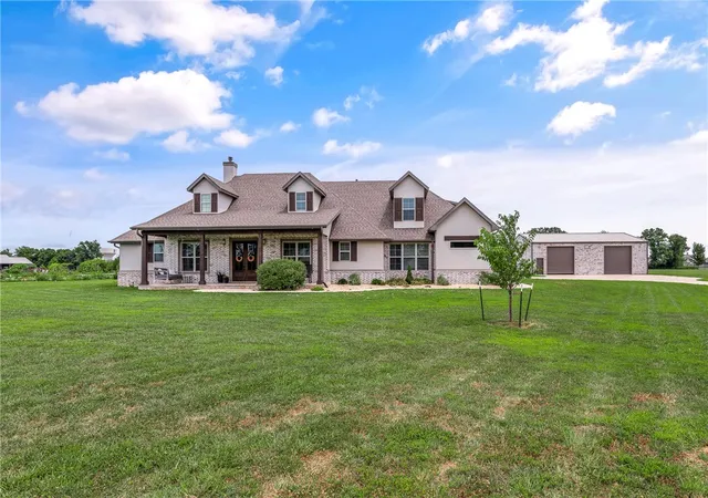 Photo 1 of Sale Pending at 1810 Park Pl Ln, Centerton, AR 72719 | MLS# 1356621 | Listing updated on 2026-09-02