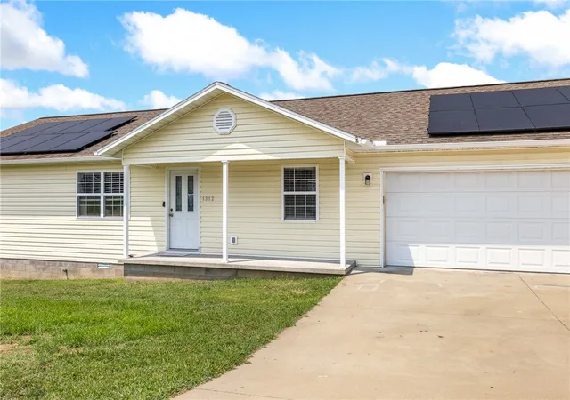 Photo 2 of Sale Pending at 1312 Hank Blvd, Berryville, AR 72616 | MLS# 1356909 | Listing updated on 2026-08-28