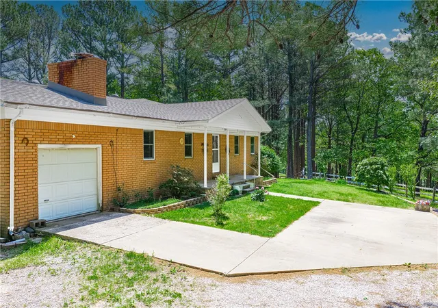 Photo 2 of Single family home for sale at 11482 Abilene Rd, Winslow, AR 72959 | MLS# 1357316 | Listing updated on 2026-09-11