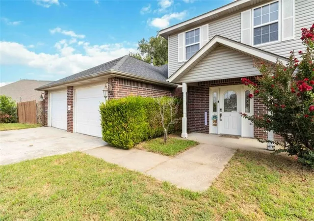 Photo 3 of Single family home for sale at 407 Corrie Ct, Siloam Springs, AR 72761 | MLS# 1357187 | Listing updated on 2026-10-06