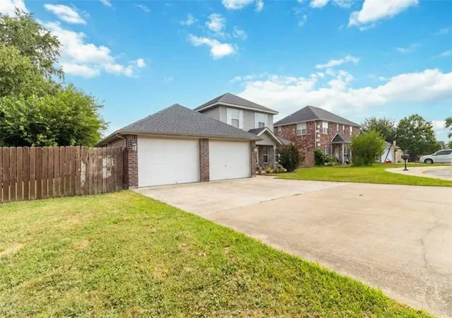 Photo 3 of Single family home for sale at 407 Corrie Ct, Siloam Springs, AR 72761 | MLS# 1357187 | Listing updated on 2026-10-06