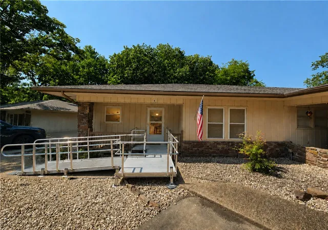 Townhouse for sale at 6 Melissa Ln, Bella Vista, AR 72715 | MLS# 1357338