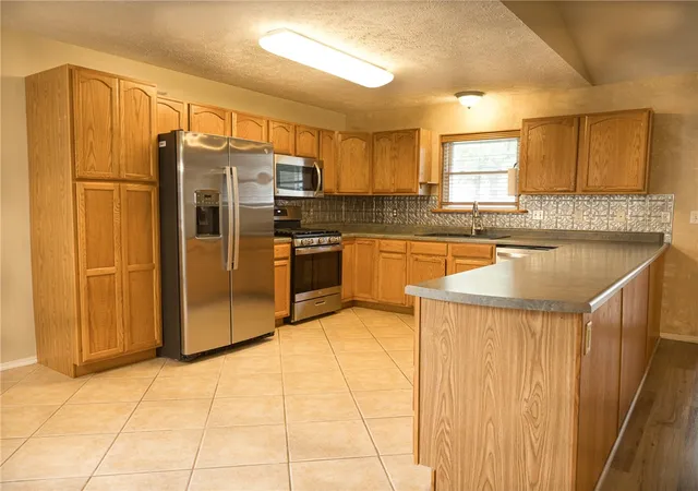 Photo 3 of Single family home for sale at 1364 Hampshire Cir, Mountain Home, AR 72653 | MLS# 1357294 | Listing updated on 2026-09-29