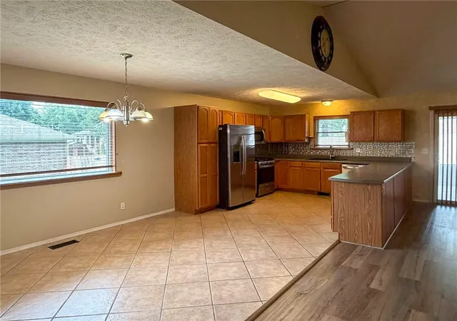 Photo 4 of Single family home for sale at 1364 Hampshire Cir, Mountain Home, AR 72653 | MLS# 1357294 | Listing updated on 2026-09-29