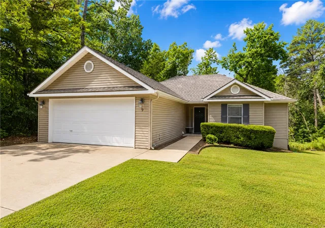 Photo 1 of Single family home for sale at 9 Pitchford Ln, Bella Vista, AR 72714 | MLS# 1356327 | Listing updated on 2026-09-13