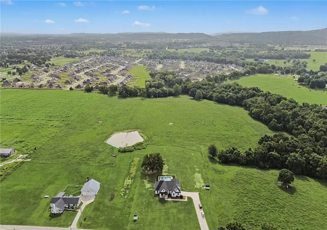 Photo 3 of Sale Pending at 492 Drain Rd, Farmington, AR 72730 | MLS# 1356599 | Listing updated on 2026-09-03