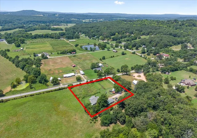 Photo 3 of Sale Pending at 14482 Goshen Tuttle Rd, Elkins, AR 72727 | MLS# 1356814 | Listing updated on 2026-08-31