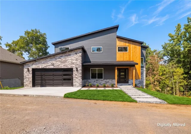 Photo 1 of Single family home for sale at 32 Sorbie Dr, Bella Vista, AR 72715 | MLS# 1357337 | Listing updated on 2026-10-19