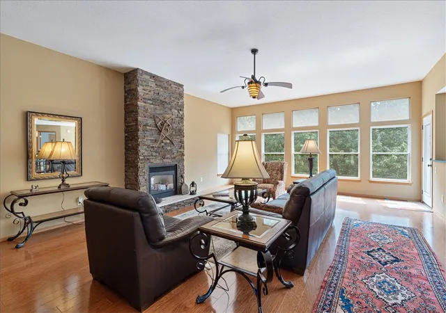 Photo 4 of Single family home for sale at 12 Mckenzie Dr, Bella Vista, AR 72715 | MLS# 1357319 | Listing updated on 2026-09-08