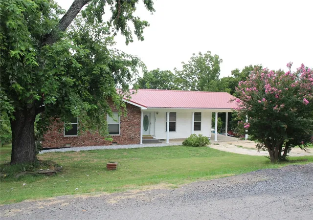 Photo 3 of Single family home for sale at 402 Canaan Rd, Marshall, AR 72650 | MLS# 1357428 | Listing updated on 2026-09-09