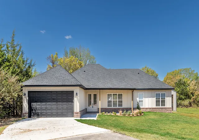 Photo 1 of Single family home for sale at 295 Oak Knoll Dr, Fayetteville, AR 72701 | MLS# 1357406 | Listing updated on 2026-09-14