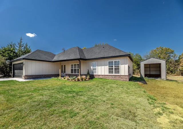 Photo 3 of Single family home for sale at 295 Oak Knoll Dr, Fayetteville, AR 72701 | MLS# 1357406 | Listing updated on 2026-09-14
