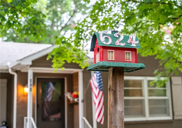 Photo 3 of Single family home for sale at 624 Kelly St, Harrison, AR 72601 | MLS# 1357389 | Listing updated on 2026-10-02
