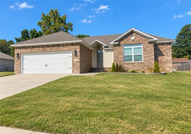 Photo 2 of Single family home for sale at 316 Promenade Cir, Russellville, AR 72801 | MLS# 1357350 | Listing updated on 2026-09-13