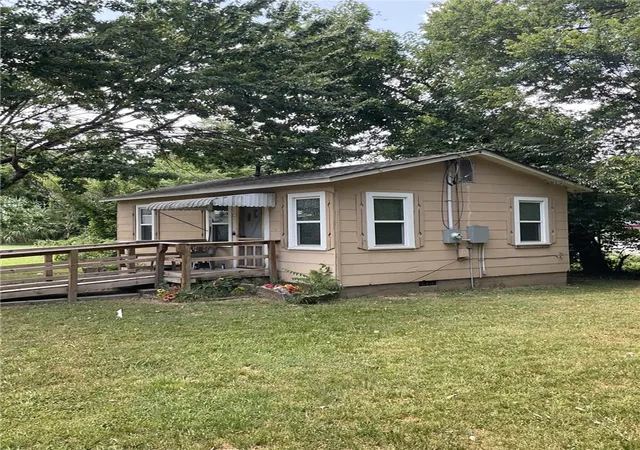 Photo 3 of Single family home for sale at 305 E Franklin St, Siloam Springs, AR 72761 | MLS# 1357483 | Listing updated on 2026-08-31