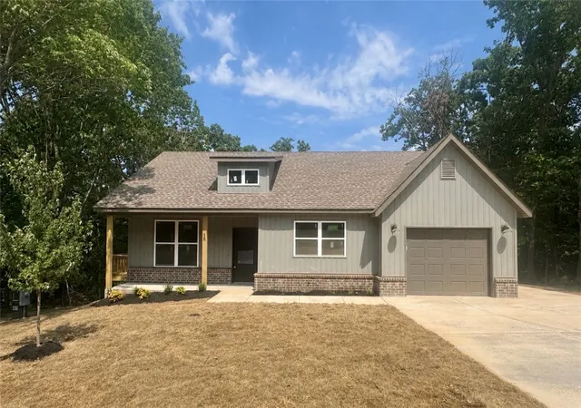 Photo 1 of Single family home for sale at 18 Winchelsea Ln, Bella Vista, AR 72714 | MLS# 1357467 | Listing updated on 2026-08-30