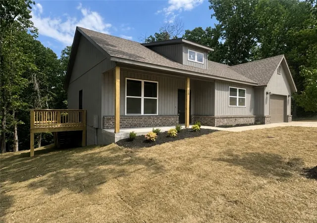 Photo 2 of Single family home for sale at 18 Winchelsea Ln, Bella Vista, AR 72714 | MLS# 1357467 | Listing updated on 2026-08-30