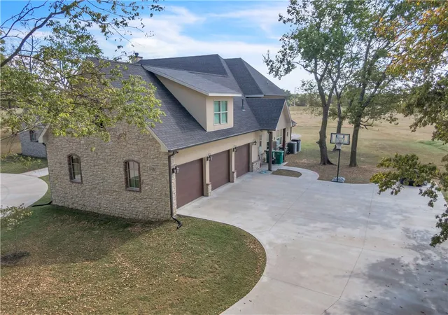 Photo 3 of Single family home for sale at 1967 S Pianalto Rd, Tontitown, AR 72762 | MLS# 1357500 | Listing updated on 2026-09-20