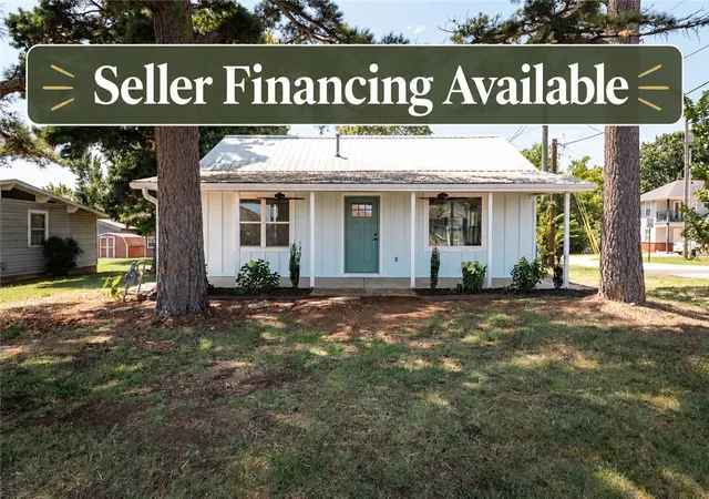 Photo 1 of Single family home for sale at 1023 S Morningside Dr, Fayetteville, AR 72701 | MLS# 1357078 | Listing updated on 2026-08-30