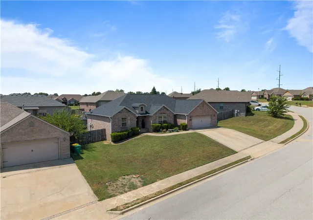 Photo 3 of Single family home for sale at 520 Verona, Centerton, AR 72719 | MLS# 1357381 | Listing updated on 2026-10-21