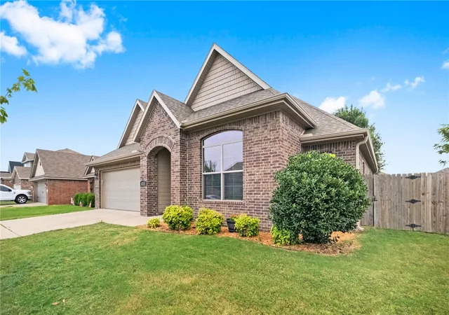 Photo 2 of Sale Pending at 4215 Crosshill Cvs, Springdale, AR 72762 | MLS# 1357529 | Listing updated on 2026-09-25