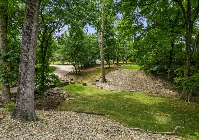 Photo 4 of Single family home for sale at 9915 E Plentywood Rd, Bentonville, AR 72712 | MLS# 1357021 | Listing updated on 2026-10-22
