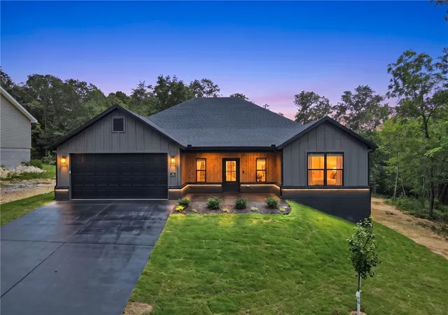 Photo 1 of Single family home for sale at 4 Mcgaugh Dr, Bella Vista, AR 72715 | MLS# 1357460 | Listing updated on 2026-09-27