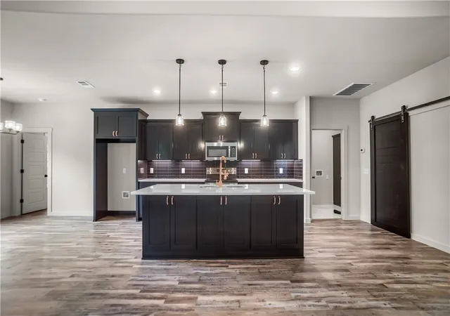 Photo 2 of Single family home for sale at 28 Berkshire Dr, Bella Vista, AR 72714 | MLS# 1357512 | Listing updated on 2026-09-02