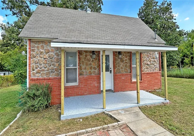 Photo 1 of Sale Pending at 221 C St, Rogers, AR 72756 | MLS# 1357525 | Listing updated on 2026-09-09