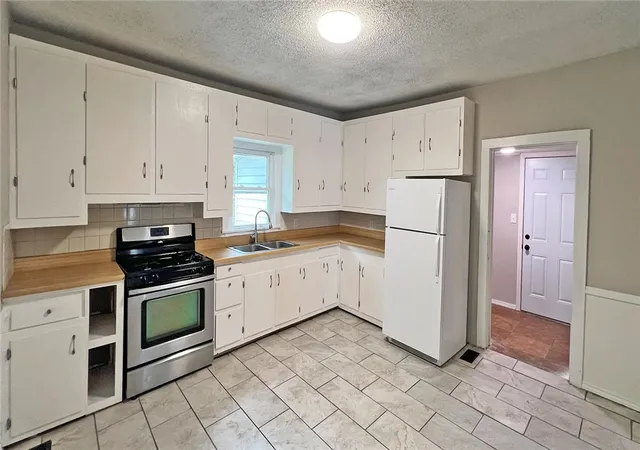 Photo 3 of Sale Pending at 221 C St, Rogers, AR 72756 | MLS# 1357525 | Listing updated on 2026-09-09