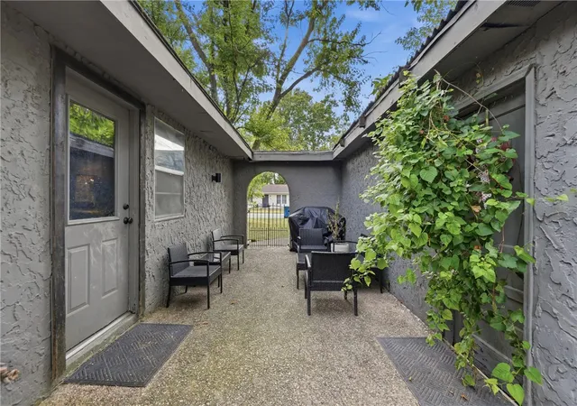 Photo 3 of Single family home for sale at 825 SE H St, Bentonville, AR 72712 | MLS# 1357637 | Listing updated on 2026-09-18
